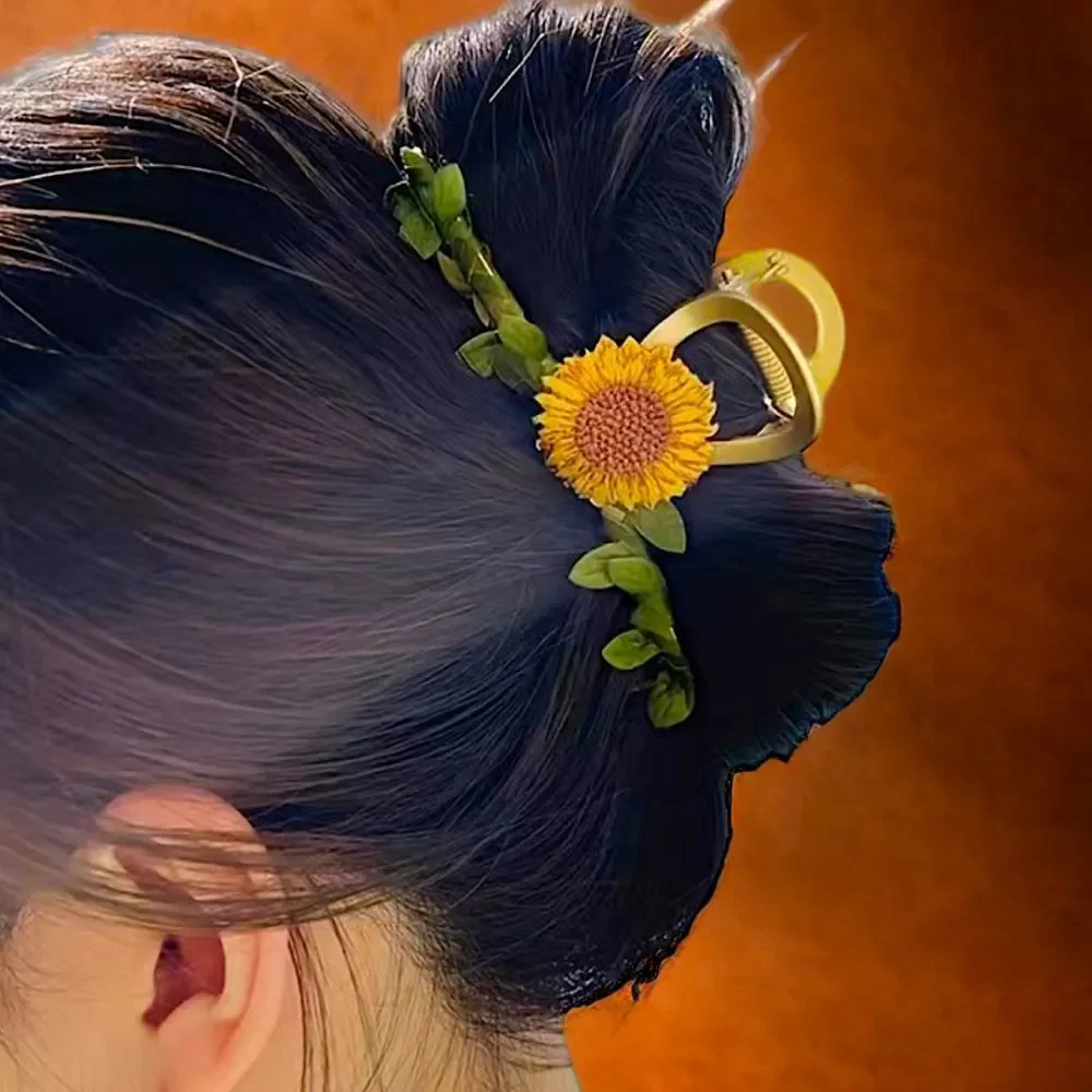 NEW Boho Sunflower Hair Claw Clip – Natural Floral Hair Accessory
